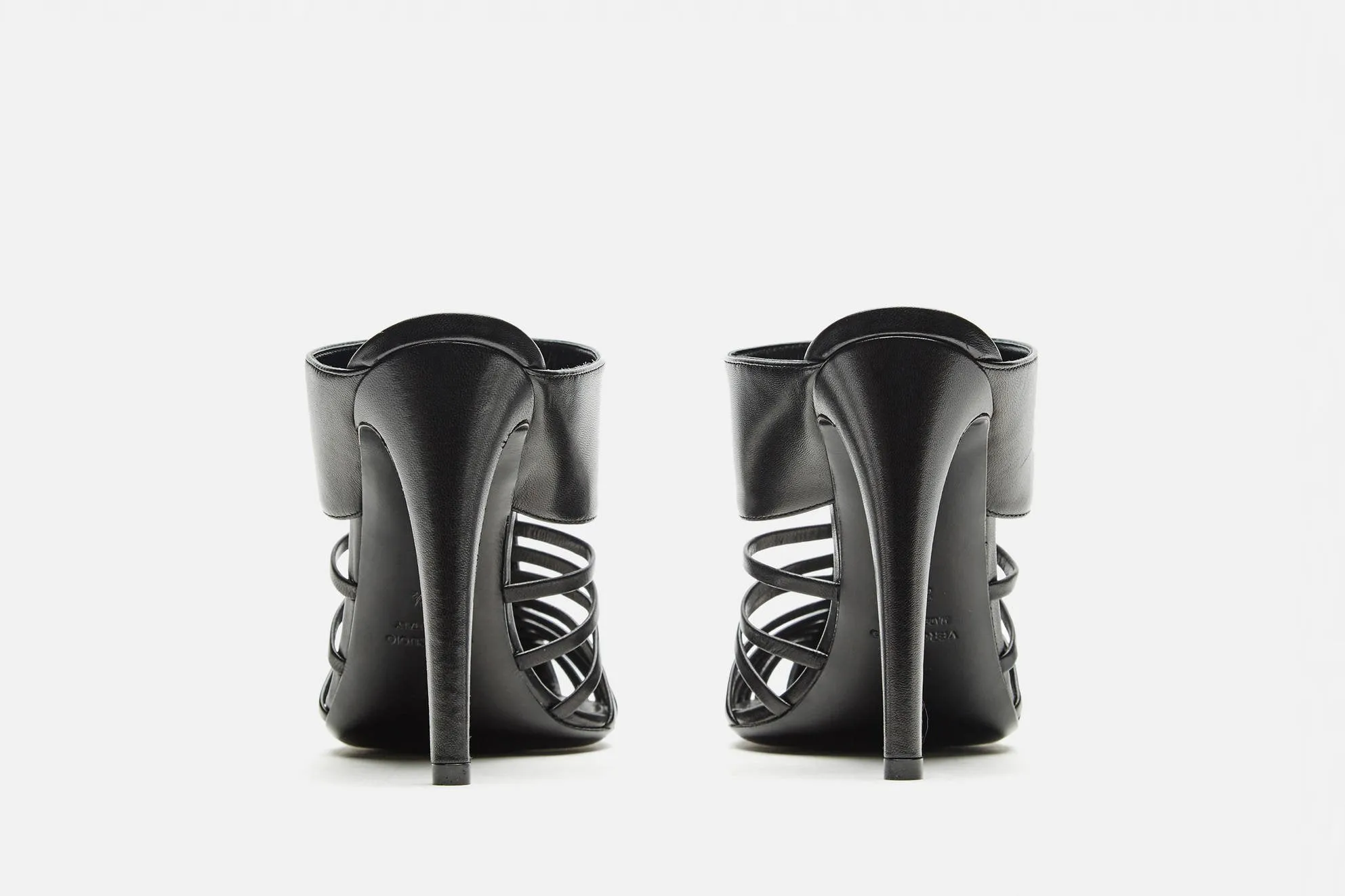 Capello Strappy Mule Sandal - Black