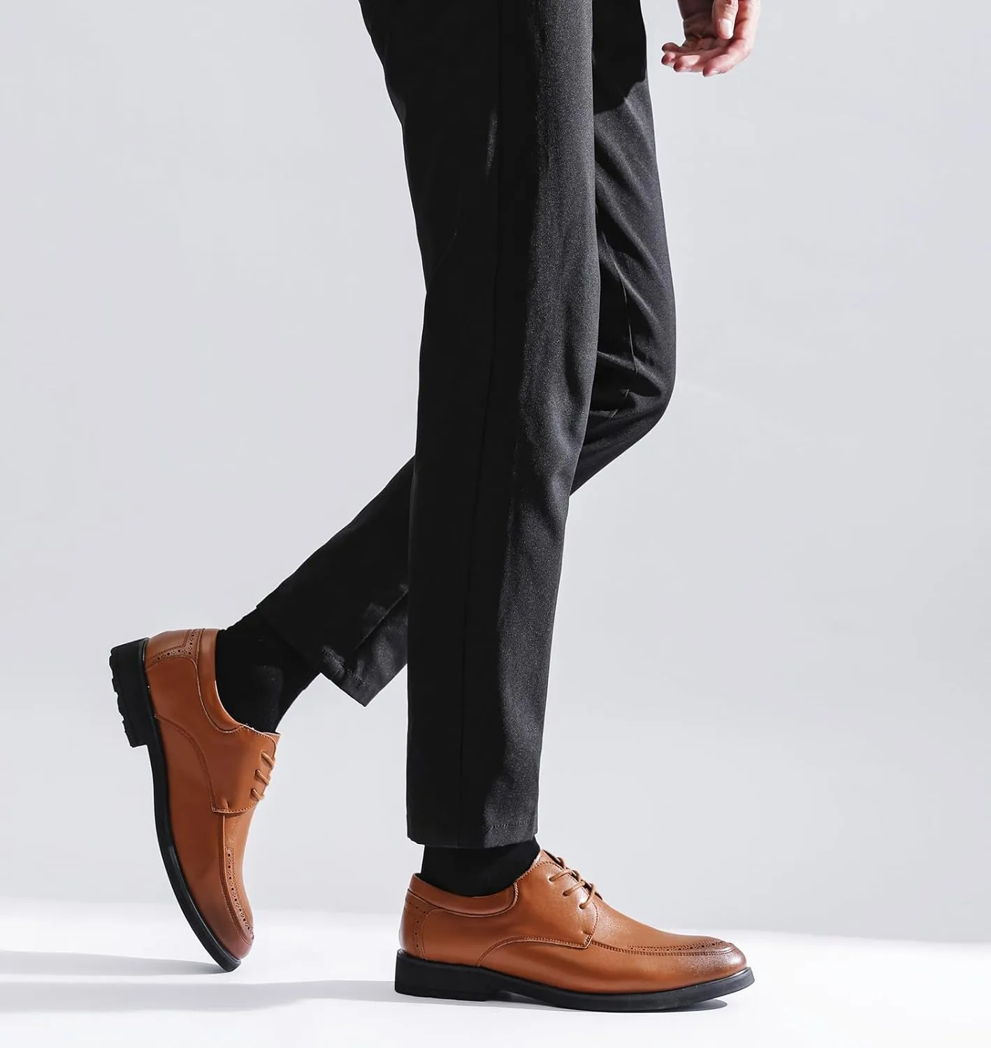 DADAWEN Men's Classic Formal Oxford Shoes Business Wingtip Lace Up Dress Shoes
