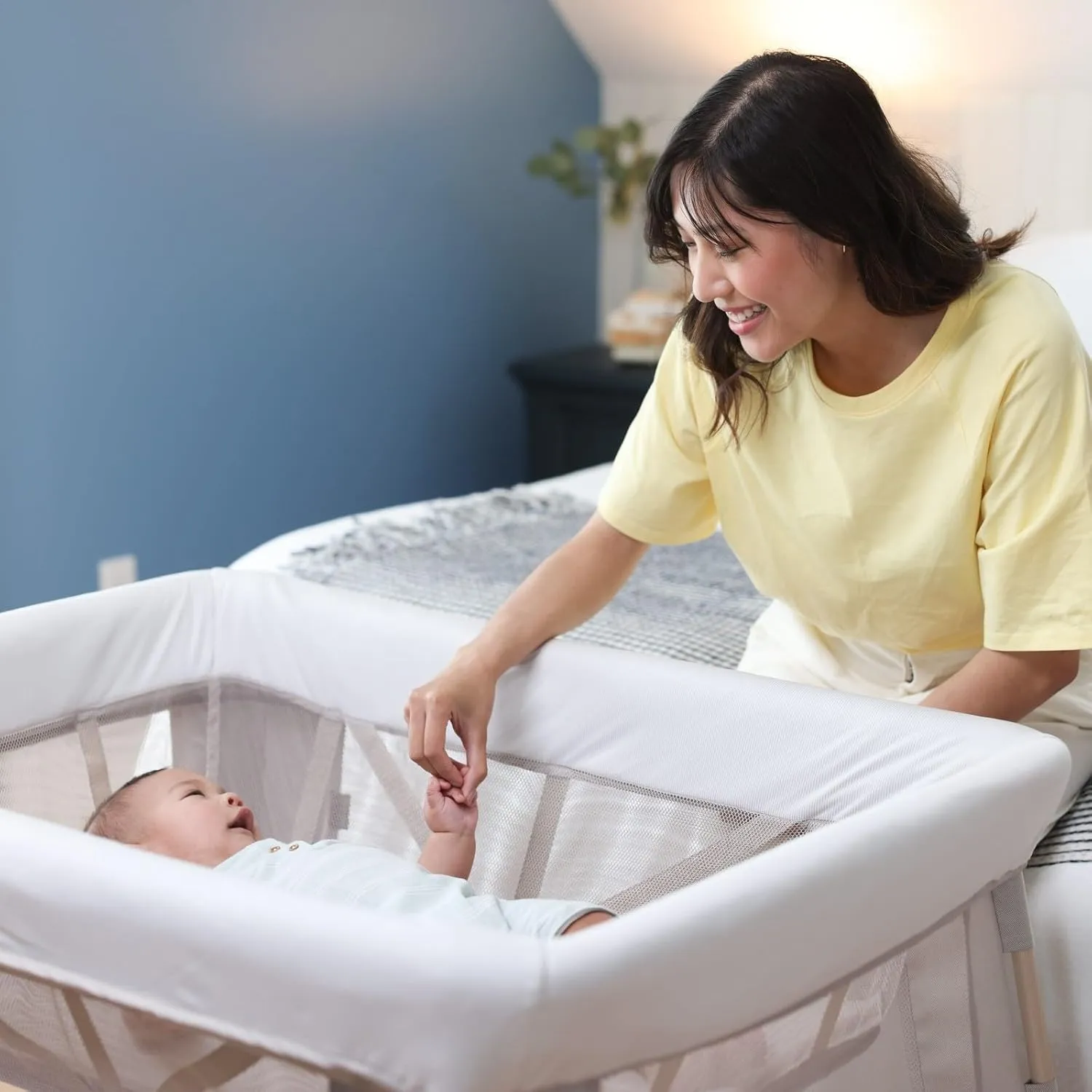 Maxi-Cosi Swift Baby Playpen with Mat, Baby Play Yards, Pack and Play with Bassinet - Portable Playpen for Babies and Toddlers, Classic Graphite