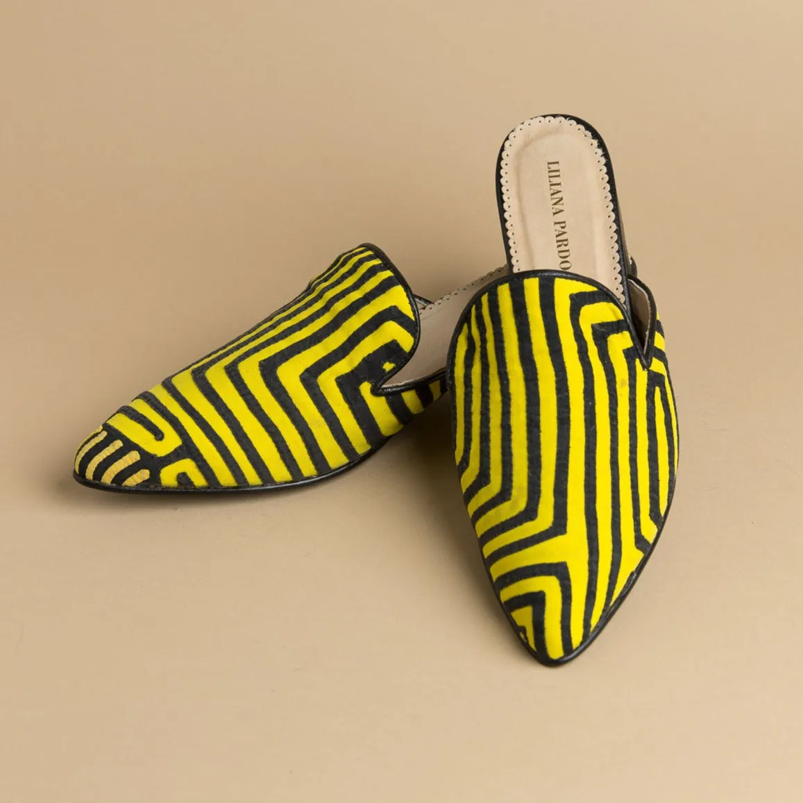 Mola Mule | Black Yellow