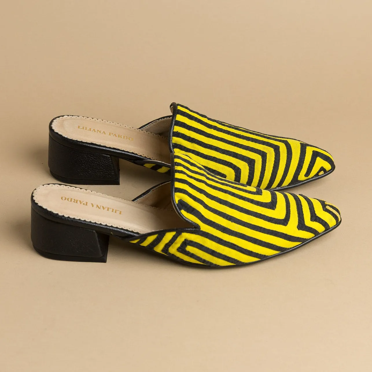 Mola Mule | Black Yellow